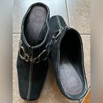 Aerosoles  Black Suede Pointy Toe. Buckled Front Blocked Heel Sz 6 Photo 6