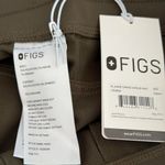 FIGS Kade Cargo Scrub Pants in Spruce, Size Medium Photo 9