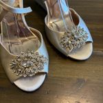Badgley Mischka  Womens Abigail Wedge Heels Wedding Bridal Party Satin Bling 8 Photo 10