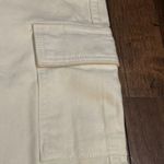Universal Threads Universal Thread Boyfriend Cargo jeans Straight High rise Womens size 6 Cream Photo 2