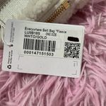Lululemon Everywhere Belt Bag Fleece White Gold One Size NWT Photo 2
