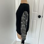Monrow Camo Contrast Sleeve Pullover Crewneck Sweater Black Size M Photo 5