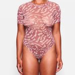 SKIMS  Raspberry Swirl Summer Mesh T-Shirt Bodysuit NWT XXS Photo 0