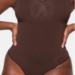 SKIMS  Seamless Sculpt Scoop Thong Bodysuit thick strap cocoa size S‎ NWOB Photo 0