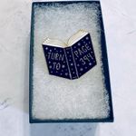 Harry Potter  Professor Snape Turn to Page 394 Book Enamel Pin Photo 4