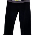 Lululemon  Black Reversible Wide Leg Cropped Leggings Womens 10 Y2K  Purple Green Photo 0