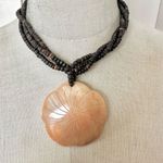 coconut shell beaded flower pendant necklace Photo 0