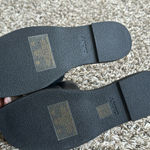 DKNY  slides  Photo 1