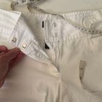 Studio 1940  Women's White Capri Shorts.  Size 12. Classic Photo 3