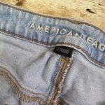 AE Strigid Mom Jean Lightwash 10 Long Photo 6