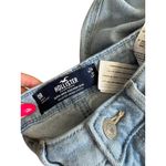 Hollister Women's Light Wash Ultra High Rise Mom Jeans Size 24 x 27 Photo 2