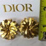 Christian Dior DIOR Radiant Gold Floral Vintage Clip-On Earrings Photo 11