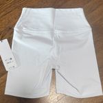 Alo Yoga NWT  Women's White Bike Shorts 7” size small and Medium Photo 7
