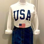 Gildan NWOT  White USA American Flag Patriotic Crewneck Sweater Sweatshirt - M Photo 0