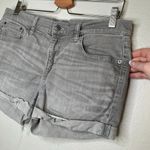 Gap Womens Gray Denim mid rise Slim Shorts rolled hem Size 31r Photo 2