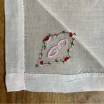 NOS Vintage Hand Embroidered "E" Monogram Linen Handkerchief Pink Floral 11 x 11 Photo 3