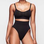 SKIMS Seamless Sculpting Bra Photo 0