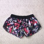 Lululemon  Hotty Hot‎ Running Shorts 2.5” Pop Cut Boom Juice Multi / Black 8 Photo 8