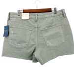 Universal Threads NEW Universal Thread Womens 14 Dusty Olive Vintage Midi Stretch Shorts Raw‎ Hem Photo 1