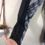 Lululemon - Hot To Street Crop - Heat Wave White/Black pattern with Black Mesh Photo 10