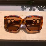 None tortoise shell glasses Photo 1