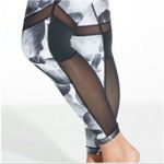 CALIA by Carrie‎ Underwood Monochrome Floral Leggings with mesh Size S Black Photo 3