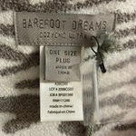 Barefoot Dreams  cozy chic ultra lite ocean breeze poncho dove grey One‎ size NWT Photo 5
