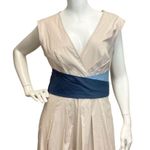 BCBG Maxazria Women’s Sz 8 Khaki dress with Blue Sash Photo 2