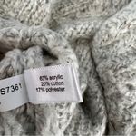 The Limited NWT  V neck Sweater Size Small Photo 2