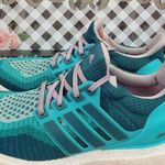 Adidas  ultra boost 4.0 womens sz 7 Photo 2