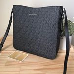 Michael Kors Purse Photo 0