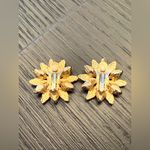 Vintage Starburst Jewel and Gold Clip Photo 2