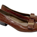 Salvatore Ferragamo Vintage Varya Bow croc embossed leather pumps shoes sz 7 Photo 0