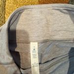 Lululemon Oatmeal Grey Low Rise Capri Leggings Cropped 20” Women’s Size 6 Photo 2