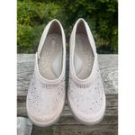 Bzees  Fusion Washable Slip On stretchy boat Shoes Beige/Silver Sz 9.5 Photo 4