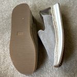 Toms Jocelyn size 8.5 Dune Suede/metallic leather shoe Photo 3