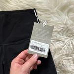 Everlane The Perform Bike Short In Black Photo 4