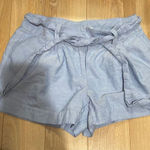 Vineyard Vines  Bow Front Tie Waist Shorts Cornflower Chambray Blue Womens 2 Photo 0