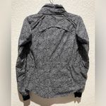 Lululemon Spring Forward Plush Pedal Black White Ghost Hooded Jacket Size 4 Photo 8