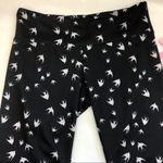 Onzie Bird Novelty Graphic Print Cropped Leggings: Black & White Photo 4