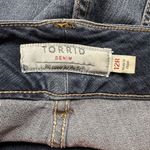 Torrid  Denim Women's Skinny Jeans Jegging Blue Size 12R Stretch 5-Pocket Design Photo 3