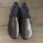 Clarks In Motion Slip On Comfort Shoes Womens 7.5W Bronze Leather Walking Travel Photo 3