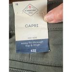 st. john's bay St. John’s Bay Mid Rise Capi Pants Sz 16 Green NWT Photo 5