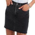 Madewell Stretch Denim Raw Hem Straight Mini Skirt in Ashcraft Wash Size 33 | 16 Photo 1