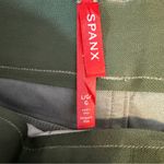 Spanx  Stretch Twill Camo Shorts size Large pull on tummy shaping 4-way stretch Photo 4