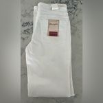 Wrangler New  Straight Leg Jeans Women's Size 9 x 34 white Photo 3