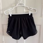 Lululemon  On The Fly black shorts size 4 Tall Photo 7
