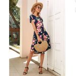 Calipessa Short Sleeve Floral Print Dress in Navy Blue Size M Photo 3