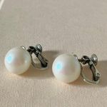 Pink Iridescent Pearl Screwback Earring Vintage “Kittie” Classic Feminine Jewelry Photo 3