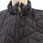 Duluth Trading Company Black Size Medium Quilted Vest Hiking Camping Layer. Photo 2